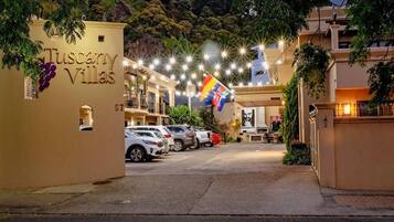 Fachada de la propiedad