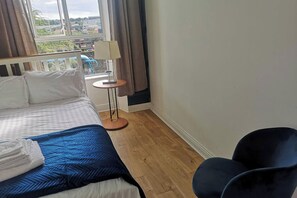 1 bedroom, WiFi (free), bed sheets - Perfect Apartment - Close to the Train Station (Cork)