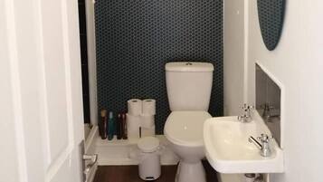 Shower, towels