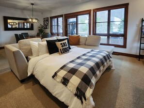 2 habitaciones, tabla de planchar con plancha y cuna de viaje 
