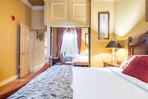 Room - Near Lion Country Safari! Large Family-sized home (Loxahatchee)
