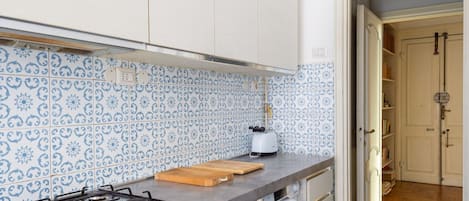 Kühlschrank, Mikrowelle, Geschirrspüler
