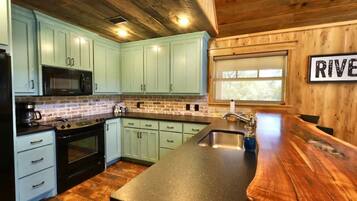 Frigorífic, microones, forn i placa de cuina