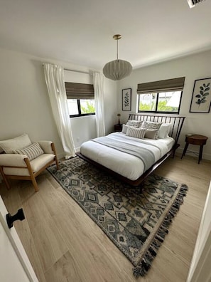 Iron/ironing board, WiFi, bed sheets