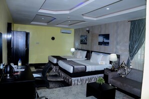 Executive Twin Room | Free WiFi, bed sheets - GPinnacle Suites (Ilorin)