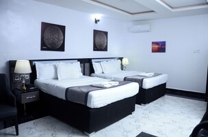 Executive Twin Room | Free WiFi, bed sheets