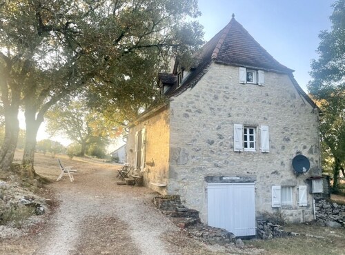 Magnifique propriété sur un terrain de 55 ares, piscine, 5 chambres