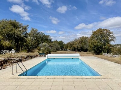 Magnifique Propriété sur un Terrain de 55 Ares, Piscine, 5 Chambres