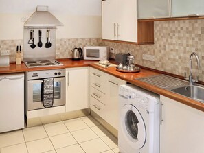 Dishwasher, cookware/dishes/utensils