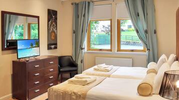 3 bedrooms, free WiFi, bed sheets