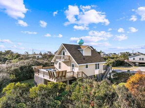 Exterior - 6070- Cast Away, Nags Head Oasis: Pool w/ Tiki Bar & Hot Tub (Nags Head)