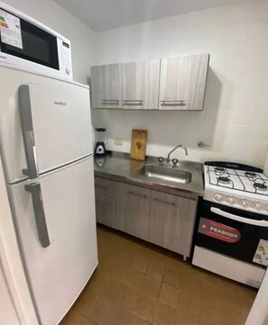Fridge, microwave, dishwasher - Comfortable apartment in Almagro (Buenos Aires)