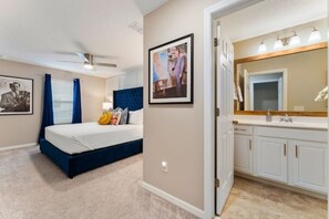 5 soverom, strykejern/-brett, reiseseng for barn og wi-fi (inkludert)