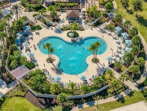 Piscine extérieure, piscine chauffée
