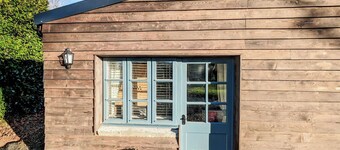 Cwtch Wrth Plas - UK45619