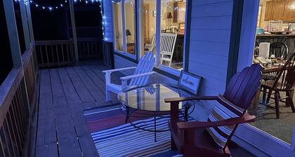 Available for your Thanksgvng, Christms, New Yr’s get-together. Clean, festive!!