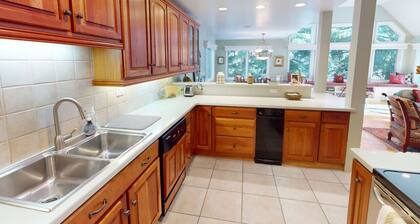 Large Family Home - Beaver Creek