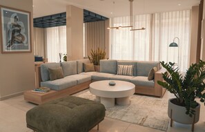 Lobby sitting area - Hotel Al Afifa (Dakar)