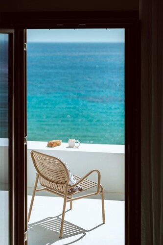 Kelyphos Villa: Seaside Serenity at Seriphos Estate