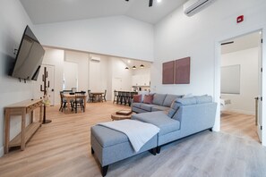 TV connectée, cheminée