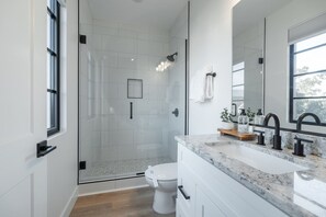 Hair dryer, towels - Two homes in one! Beautiful Courtyard with Pool! (Hurricane)