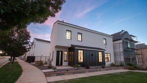 Exterior - Two homes in one! Beautiful Courtyard with Pool! (Hurricane)