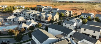 Swimming closeby, relax w/the family!