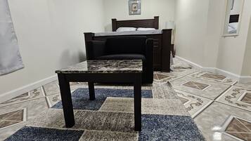 2 bedrooms, desk, iron/ironing board, free WiFi