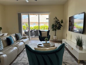 Smart TV - Luxury Home W/  Heated Pool  Near IMG & Siesta Key Beach (Bradenton)