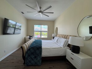 4 bedrooms, desk, iron/ironing board, free WiFi - Luxury Home W/  Heated Pool  Near IMG & Siesta Key Beach (Bradenton)