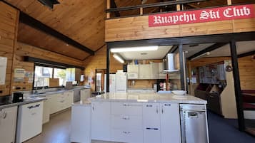 冰箱、微波炉、烤箱、炉灶