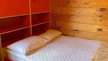9 bedrooms, desk, free WiFi