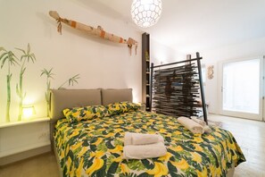 1 habitación, tabla de planchar con plancha, internet y ropa de cama 