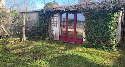 La Maison du Donjon - 8 Pers. Parking et Jardin Terrasse avec vue sur le Dnjon