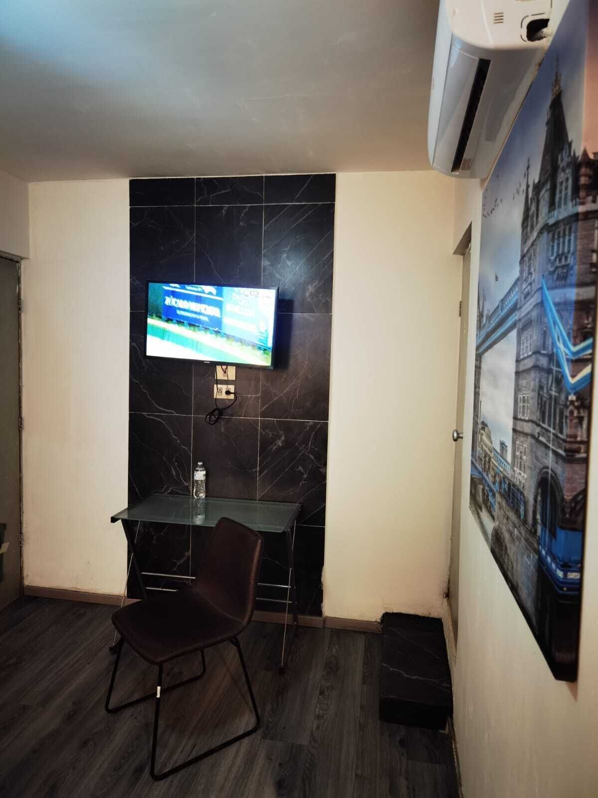 Habitación individual básica | Ropa de cama de alta calidad, edredón y camas con pillow-top 