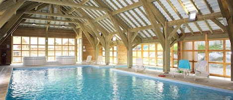 Piscine intérieure