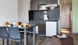 Fridge, microwave, oven, stovetop - Sleeps 3! Hidden Gem in Les Menuires | Studio (Les Menuires)