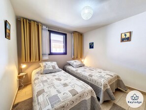 2 chambres, fer et planche à repasser, Wi-Fi gratuit, draps fournis