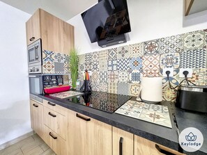 Frigorifero, microonde, forno, lavastoviglie
