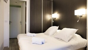 Unclassified image, 3 of 30, button - Sleeps 6 | 1-Bedroom | Hidden Gem in Les Menuires (Les Menuires)