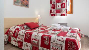 1 chambre, lit parapluie, accÚs pour personnes à mobilité réduite