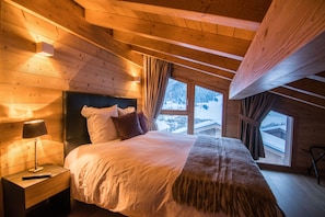 4 chambres, fer et planche à repasser, lit parapluie, Wi-Fi gratuit