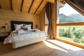 5 habitaciones, tabla de planchar con plancha y cuna de viaje 