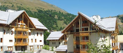 Esterni
