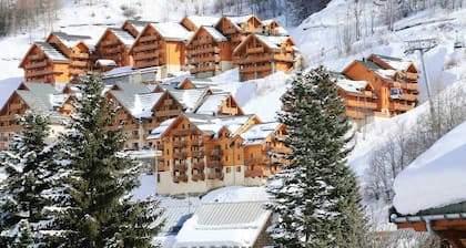 2BR Sleeps 6! Mountain Escape in Valloire