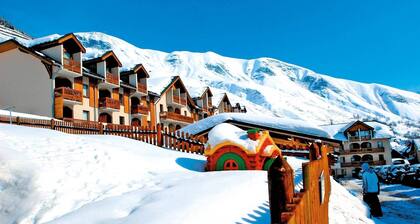 Sleeps 6! Alpine Paradise | 1-Bedroom Apartment