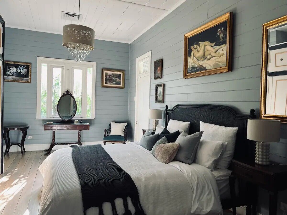 5 bedrooms, iron/ironing board, travel crib, free WiFi