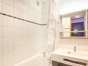 Bathroom - Sleeps 3! Studio | Scenic Living in Valmorel! (La Léchère)