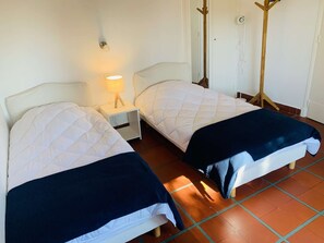 3 室のベッドルーム、WiFi (無料)