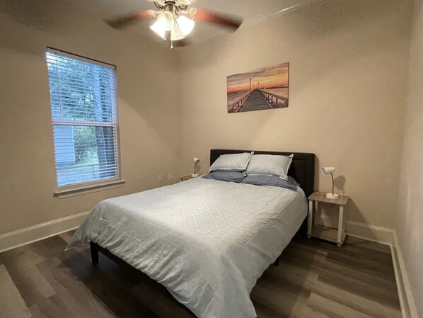 3 bedrooms, desk, iron/ironing board, travel cot